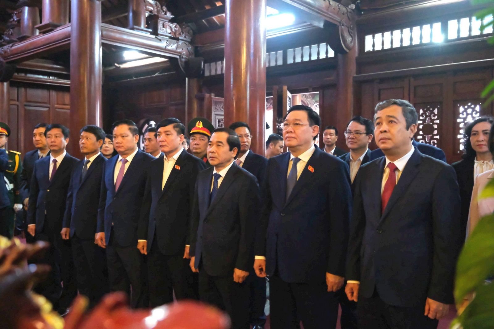   Chủ tịch VV88 casino đăng ký Vương Đình Huệ dâng hương tưởng niệm Chủ tịch Hồ Chí Minh