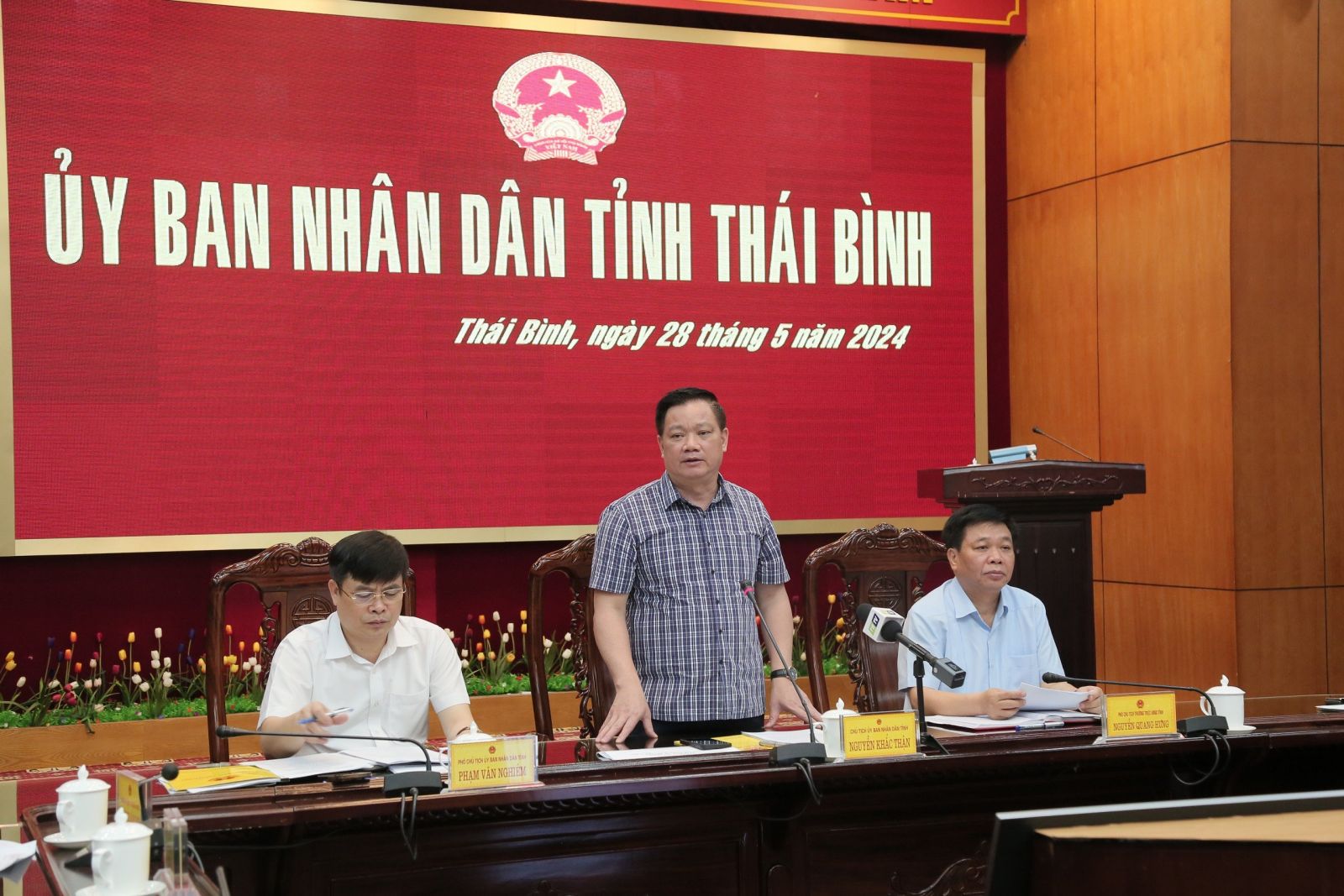   UBND tỉnh: Nghe báo cáo tiến độ triển khai thực hiện một số dự án trên địa bàn tỉnh