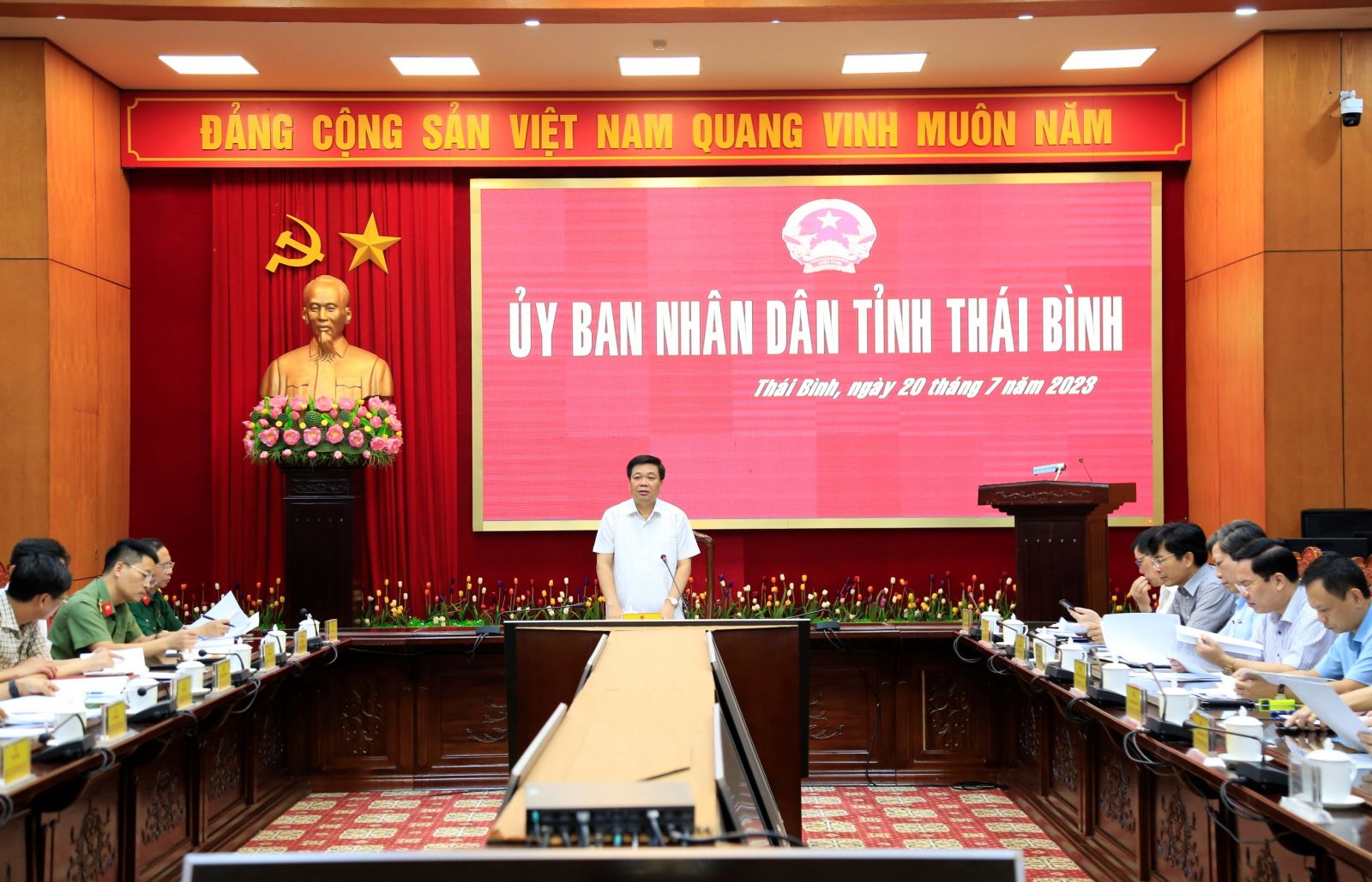   UBND tỉnh họp nghe báo cáo tình hình thực hiện đề án phát triển đô thị khu vực ven sông Trà Lý