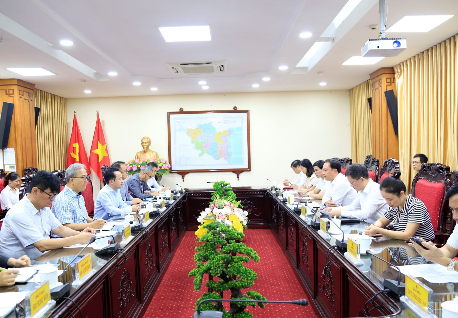   Văn phòng UBND tỉnh làm việc với đoàn VV88 it com thể thao, live casino, slot, bắn cá, xổ số Hàn Quốc