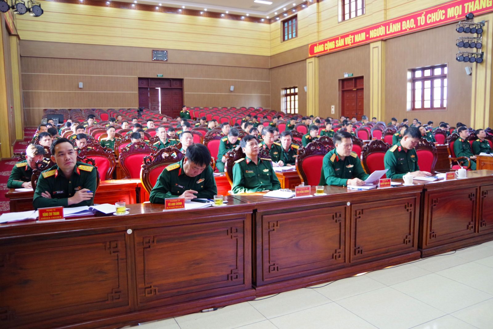   Quán triệt các văn bản về đại hội Đảng các cấp