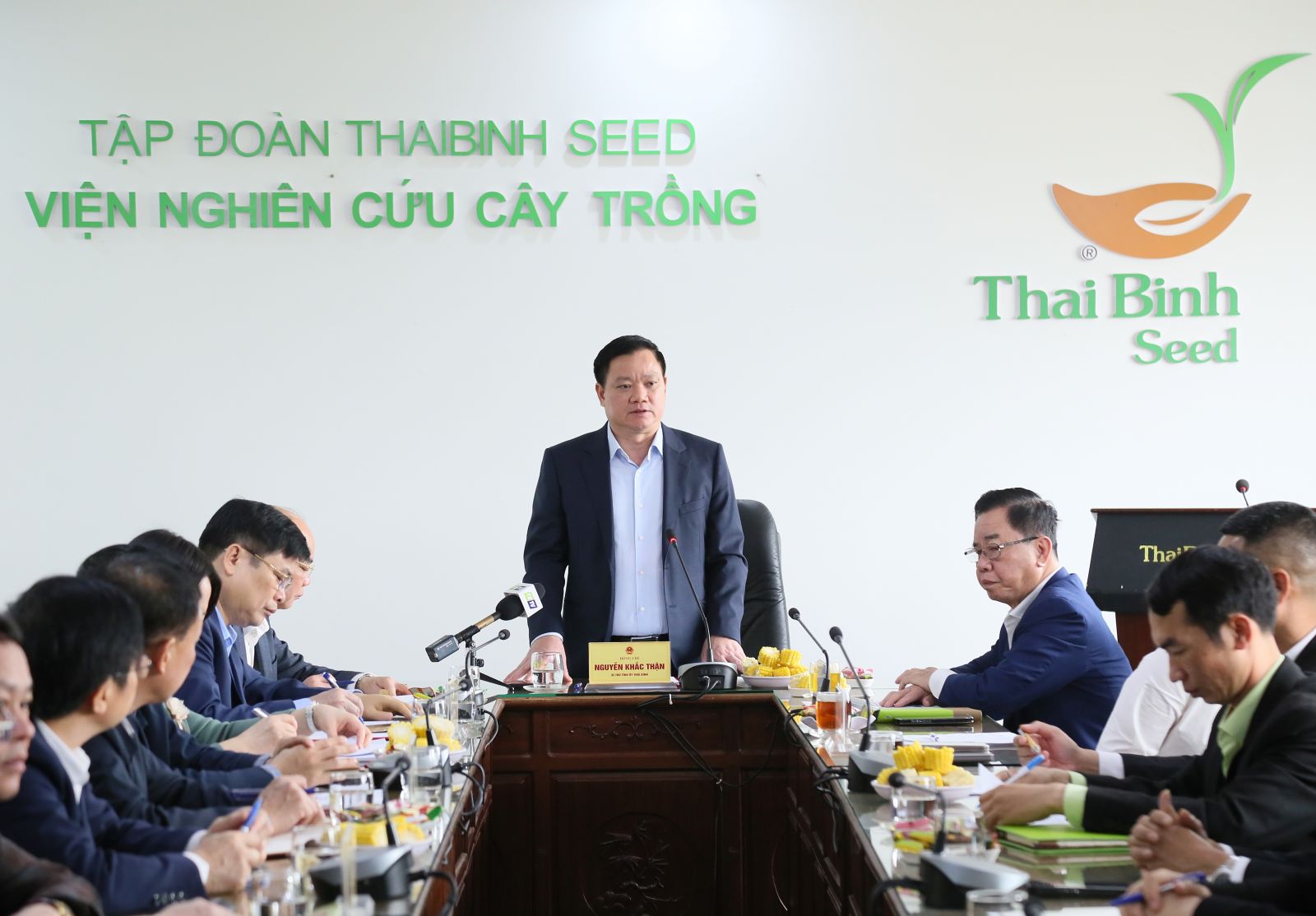   Xây dựng Viện Nghiên cứu cây trồng trở thành đơn vị có thương hiệu, xứng tầm trong khu vực