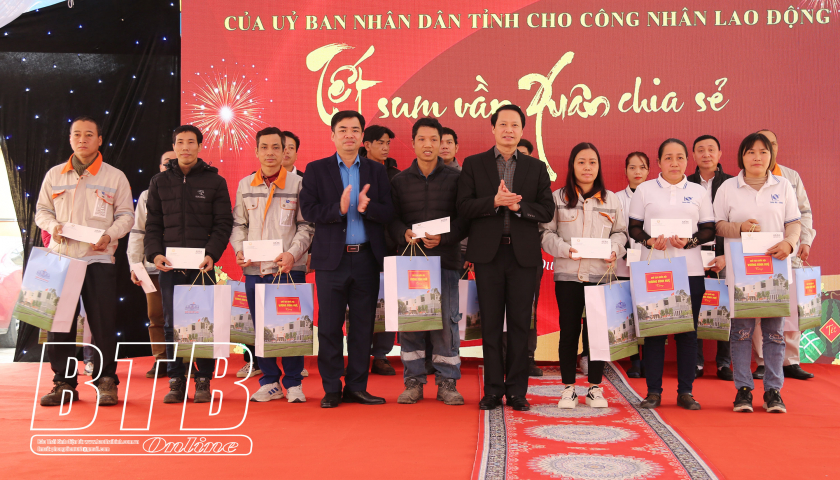   Trao 130 suất quà tết cho công nhân lao động huyện Quỳnh Phụ