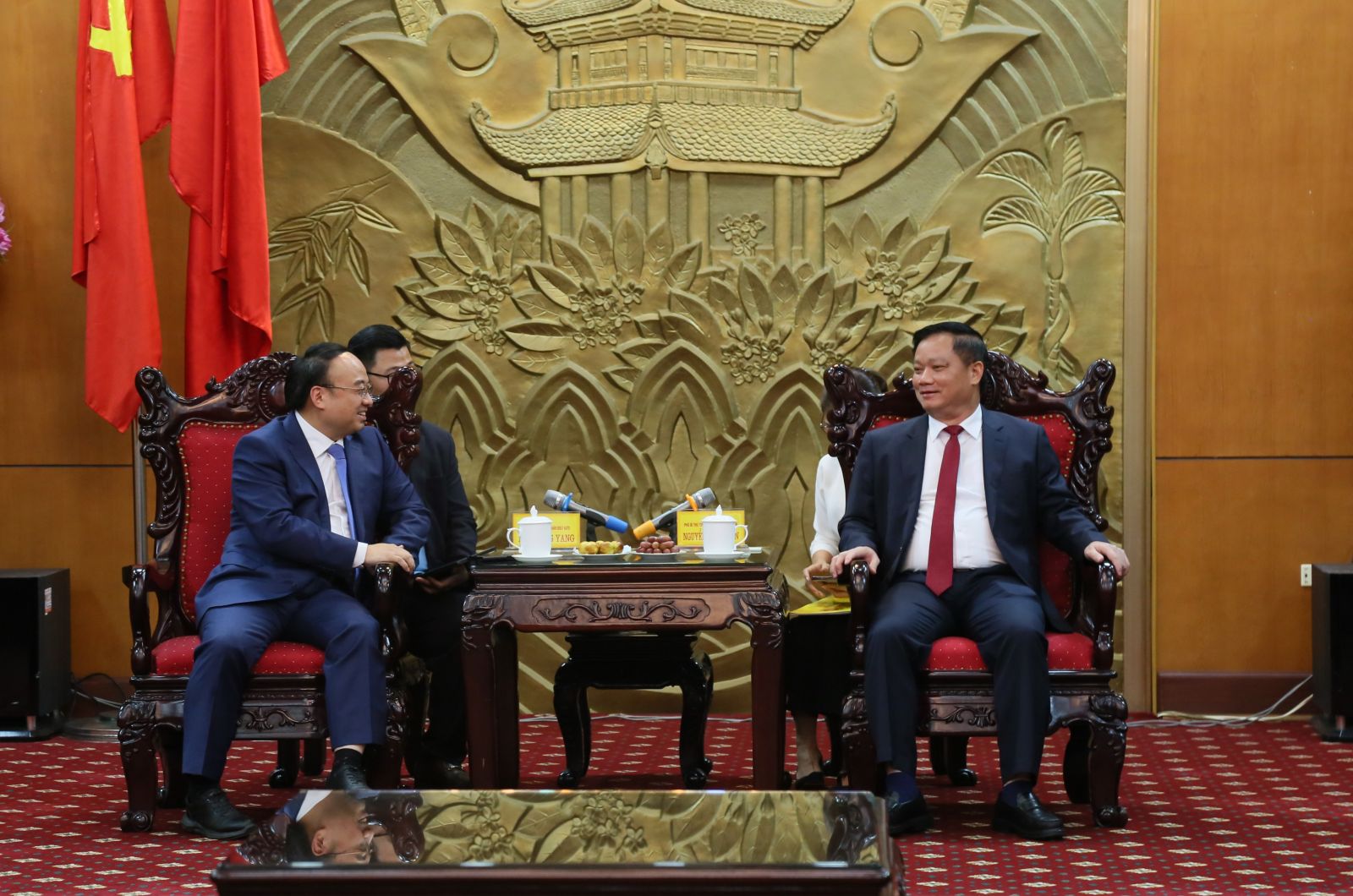   Đồng chí Nguyễn Khắc Thận, Phó Bí thư VV88 casino, Chủ tịch UBND tỉnh tiếp và làm việc với Tập đoàn Geely Auto và Công ty Cổ phần Tasco