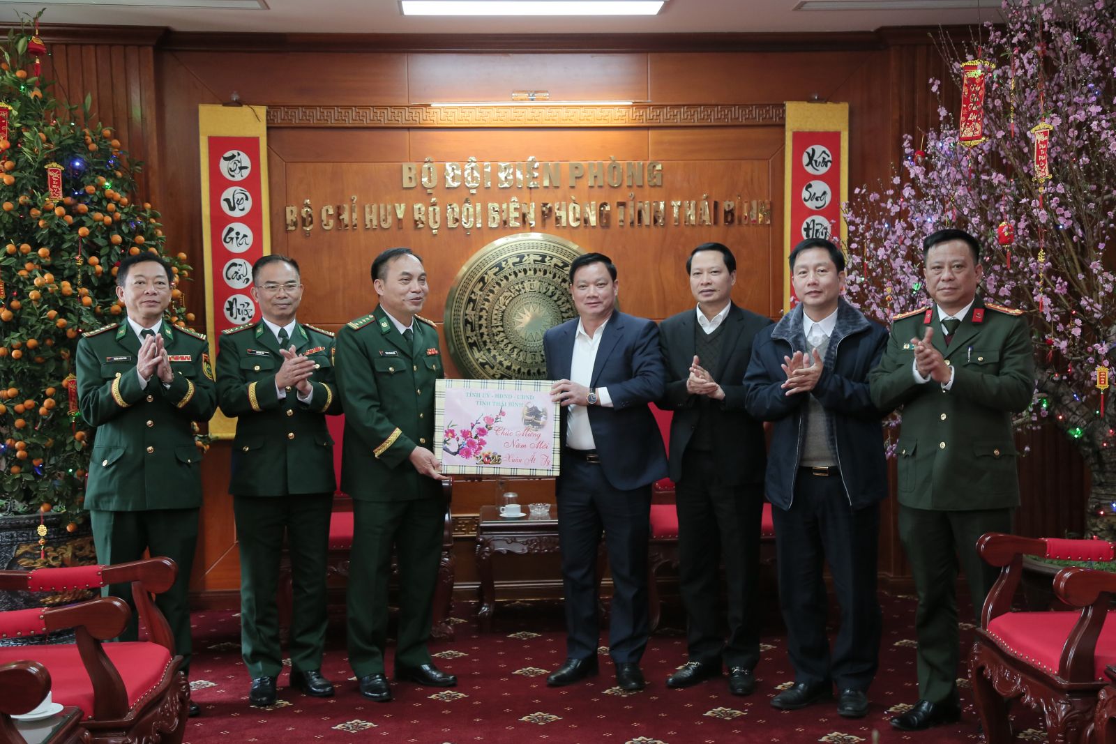   Đồng chí Nguyễn Khắc Thận, Bí thư VV88 casino thăm và chúc tết các lực lượng trực tết