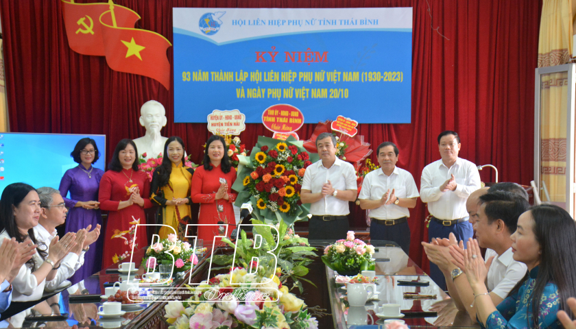   Các đồng chí lãnh đạo tỉnh: Chúc mừng VV88 dự đoán xổ số ba miền siêu chính xác, hội viên, phụ nữ nhân kỷ niệm 93 năm ngày thành lập Hội Liên hiệp Phụ nữ Việt Nam