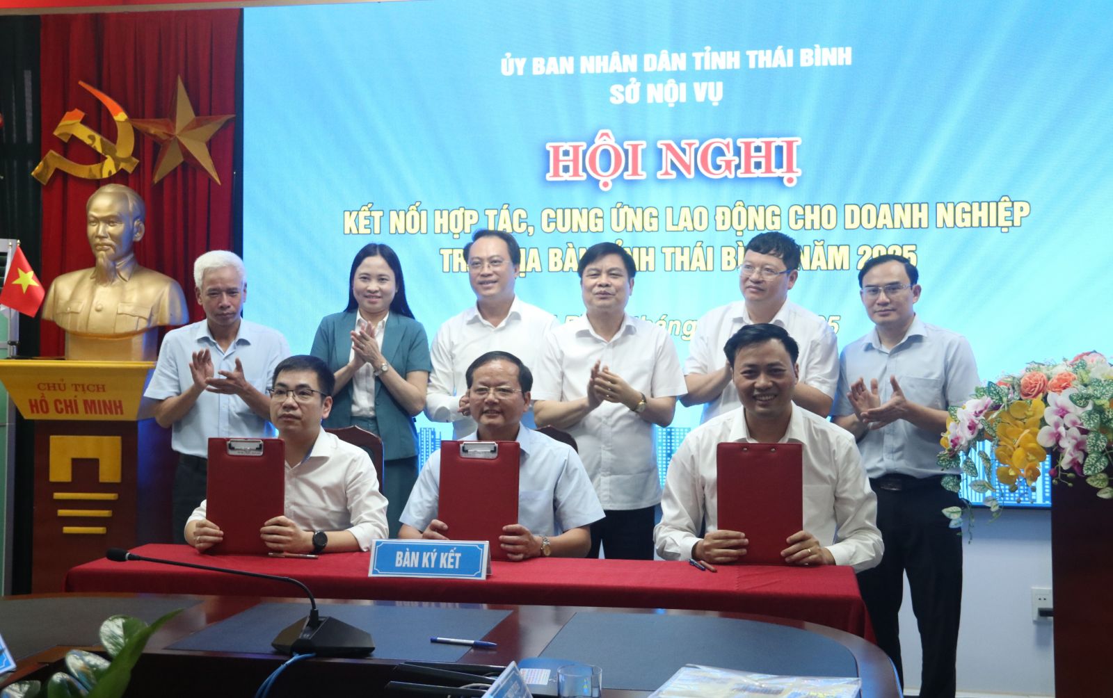   Tăng cường hợp tác 