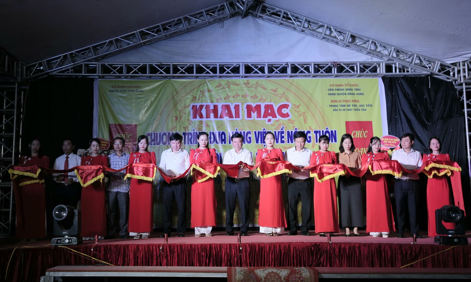   Khai mạc chương trình đưa hàng Việt về nông thôn tại huyện Đông Hưng