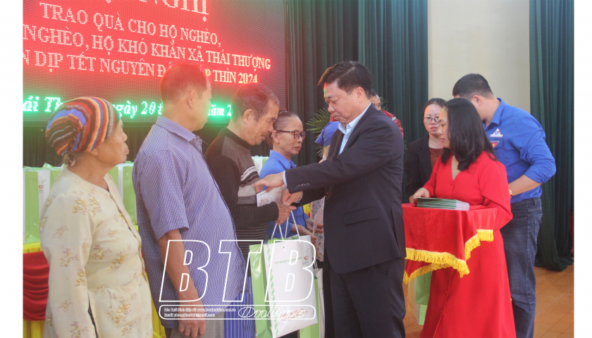   ThaiBinh Seed: Tặng quà tết hộ nghèo, hộ cận nghèo, hộ có hoàn cảnh khó khăn huyện Thái Thụy