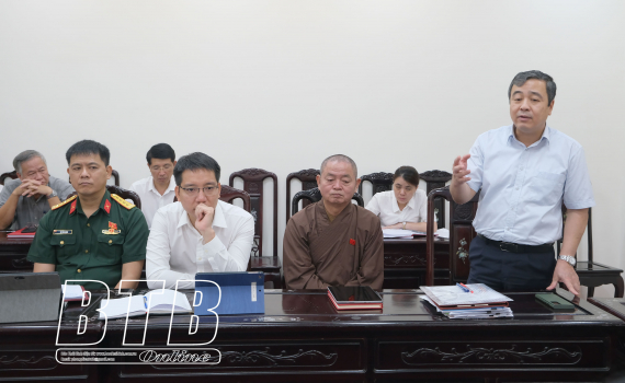   Sôi nổi, thẳng thắn, trách nhiệm trong thảo luận tổ