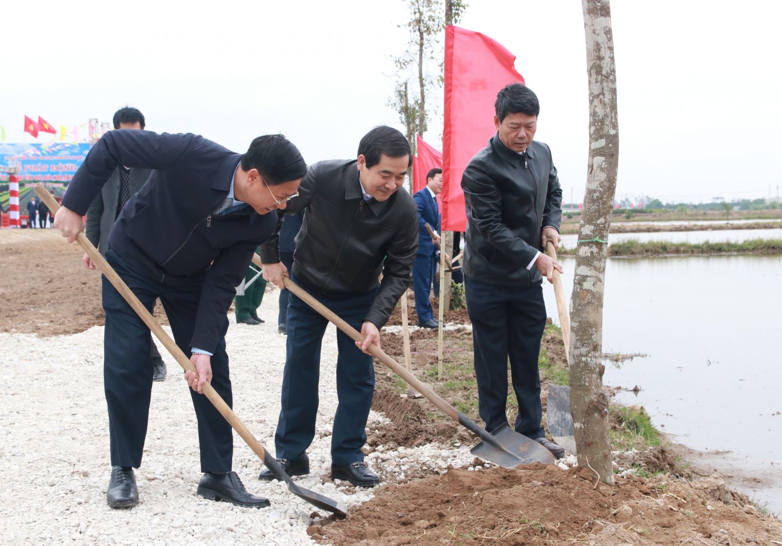   Đồng chí Nguyễn Tiến Thành, Phó Bí thư thường trực VV88 casino, Chủ tịch HĐND tỉnh dự lễ phát động “Tết trồng cây đời đời nhớ ơn Bác Hồ” xuân Ất Tỵ 2025 tại thành phố Thái Bình