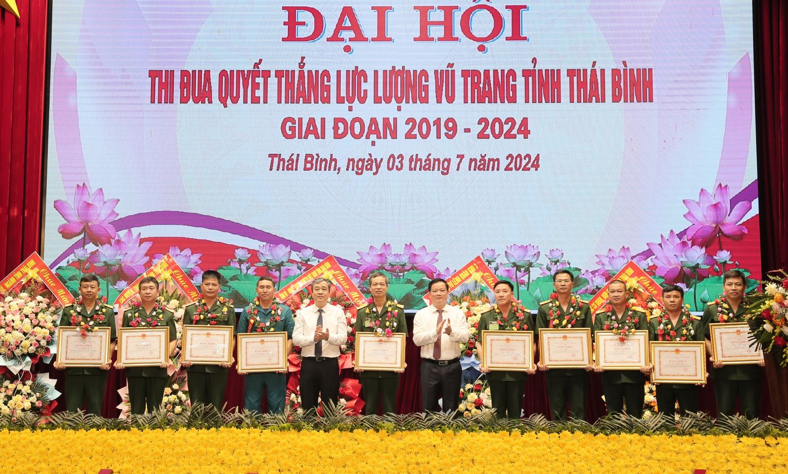   Đẩy mạnh thực hiện phong trào thi đua quyết thắng ngày càng thực chất và phát triển sâu rộng