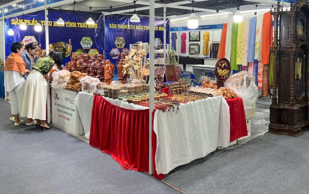   Nhiều sản phẩm tiêu biểu của Thái Bình tham gia Hội chợ quốc tế Quà tặng hàng thủ công mỹ nghệ Hà Nội 2024