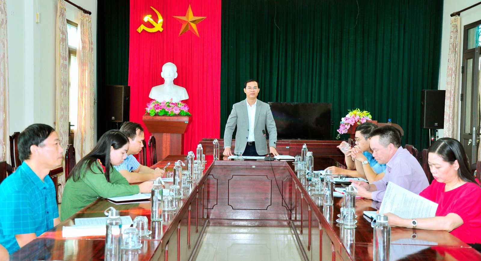   Chuẩn bị tốt nhất các điều kiện để đăng cai thành công hội diễn nghệ thuật quần chúng “Hội tụ sông Hồng”