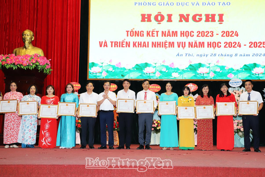   Ân Thi: Tổng kết năm học 2023-2024