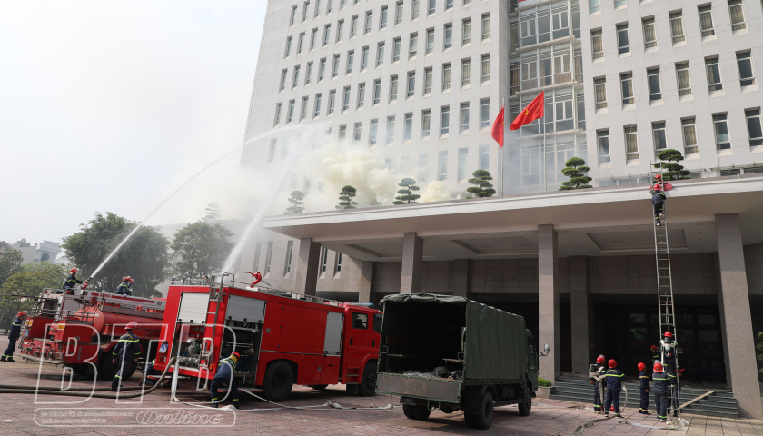   Công an tỉnh thực tập phương án chữa cháy và cứu nạn, cứu hộ