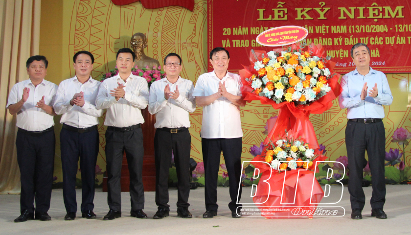   Hưng Hà: Trao giấy chứng nhận đăng ký đầu tư cho 3 dự án thứ cấp đầu tư vào cụm VV888 bet đăng nhập Hưng Nhân