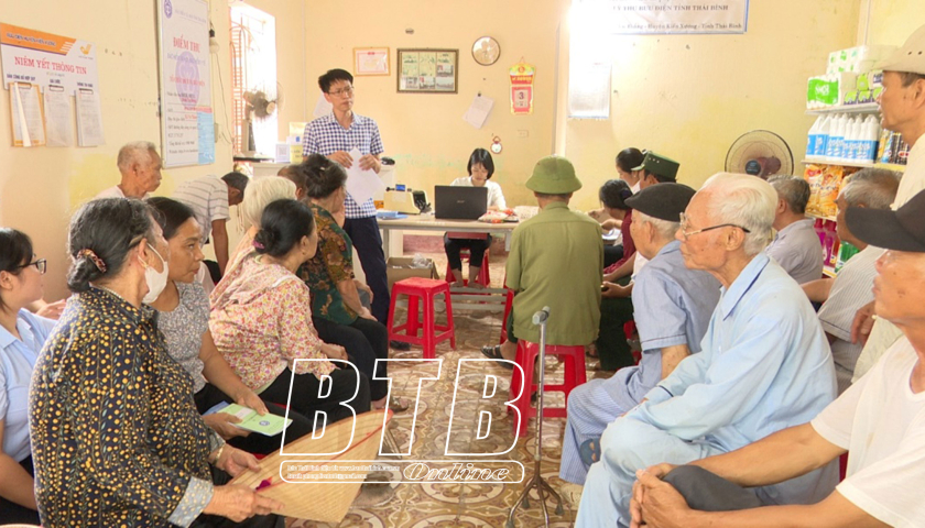   Kiến Xương: Phấn đấu chi trả lương hưu, trợ cấp bảo hiểm xã hội không dùng tiền mặt đạt tối thiểu 75% trở lên