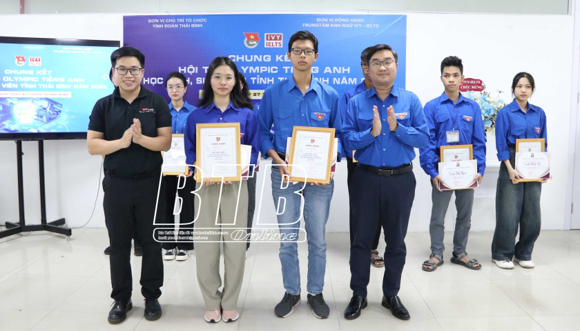   Trao giải hội thi Olympic tiếng Anh học sinh, sinh viên tỉnh Thái Bình