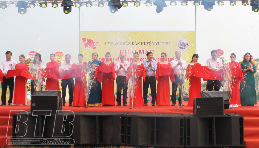   Vũ Thư: Khai mạc hội chợ giới thiệu sản phẩm OCOP; lễ hội bánh và ẩm thực huyện Vũ Thư năm 2024