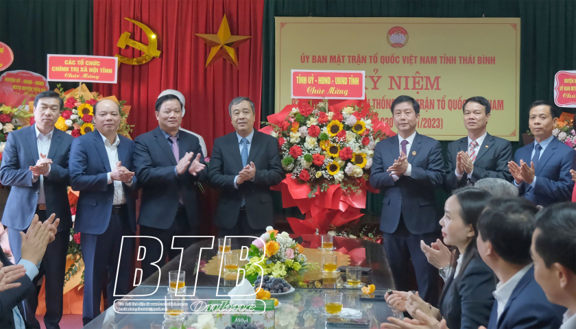   Các đồng chí lãnh đạo tỉnh chúc mừng các VV88 dự đoán xổ số ba miền siêu chính xác mặt trận nhân ngày truyền thống MTTQ Việt Nam