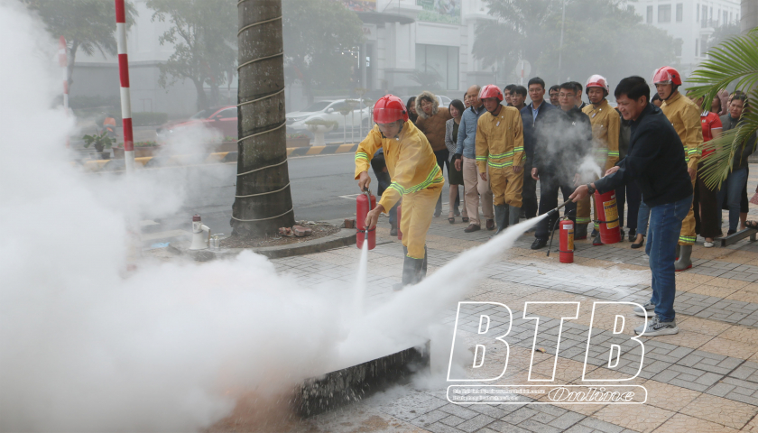   Thực tập phương án chữa cháy và cứu nạn, cứu hộ mùa hanh khô