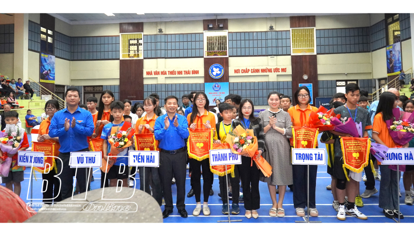   70 VĐV tham gia giải bóng bàn thiếu niên nhi đồng tỉnh năm 2024