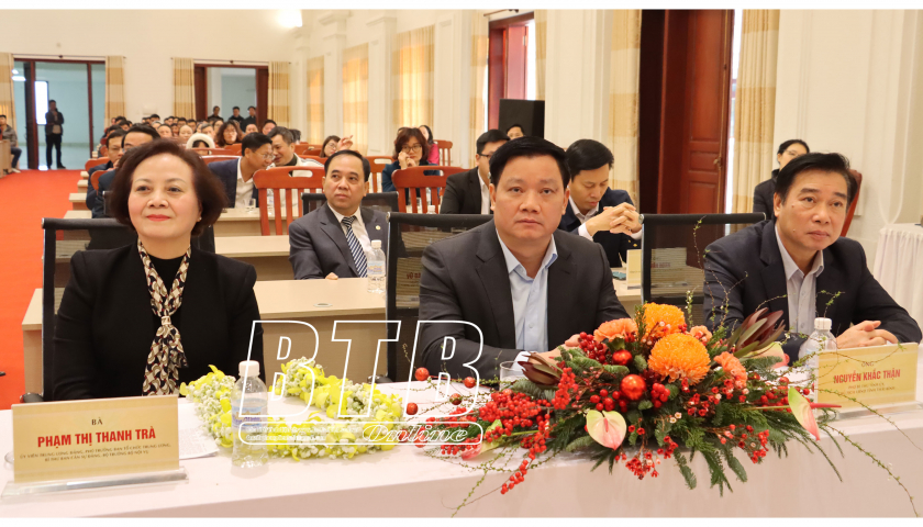   Đồng chí Bộ trưởng Bộ Nội vụ thăm, chúc mừng các chức sắc, đồng bào Công giáo nhân dịp lễ Giáng sinh tại Thái Bình