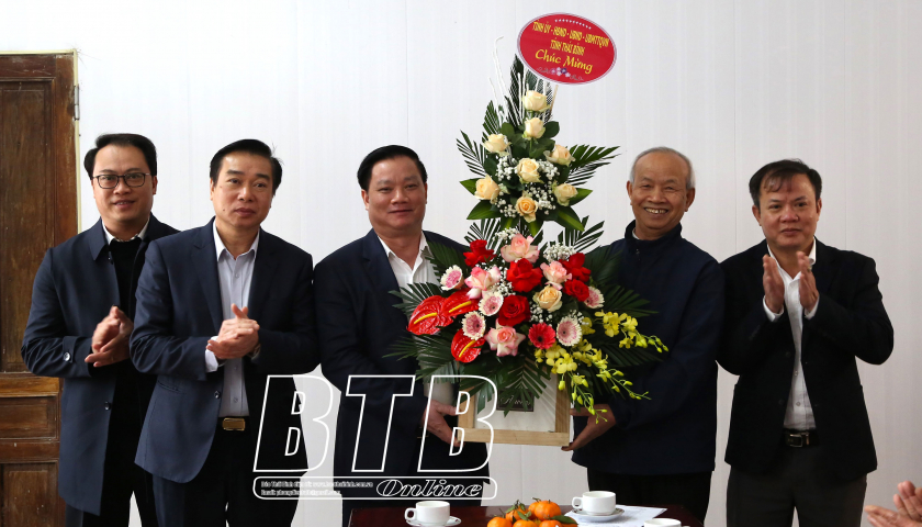   Đồng chí Phó Bí thư VV88 casino, Chủ tịch UBND tỉnh thăm, chúc mừng các chức sắc và đồng bào Công giáo nhân dịp lễ Giáng sinh tại huyện Hưng Hà