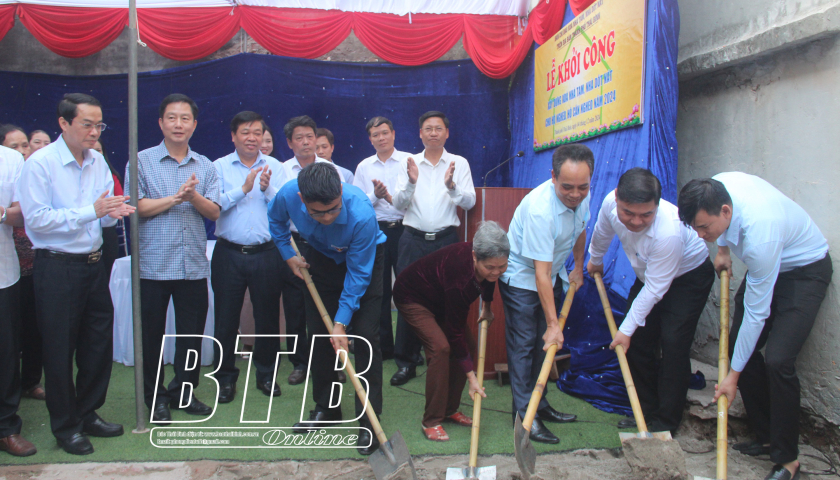   Các đồng chí lãnh đạo tỉnh dự lễ khởi công xây dựng nhà ở cho hộ nghèo, hộ cận nghèo tại các địa phương
