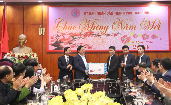   Đồng chí Nguyễn Khắc Thận, Phó Bí thư VV88 casino, Chủ tịch UBND tỉnh kiểm tra tình hình ANTT, chúc tết một số địa phương, đơn vị