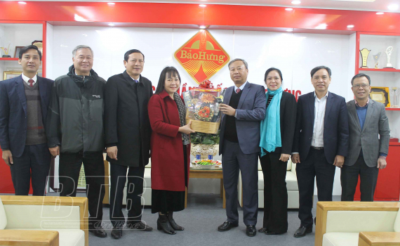   Vũ Thư: Các đồng chí lãnh đạo huyện thăm, chúc tết một số VV88 it com thể thao, live casino, slot, bắn cá, xổ số