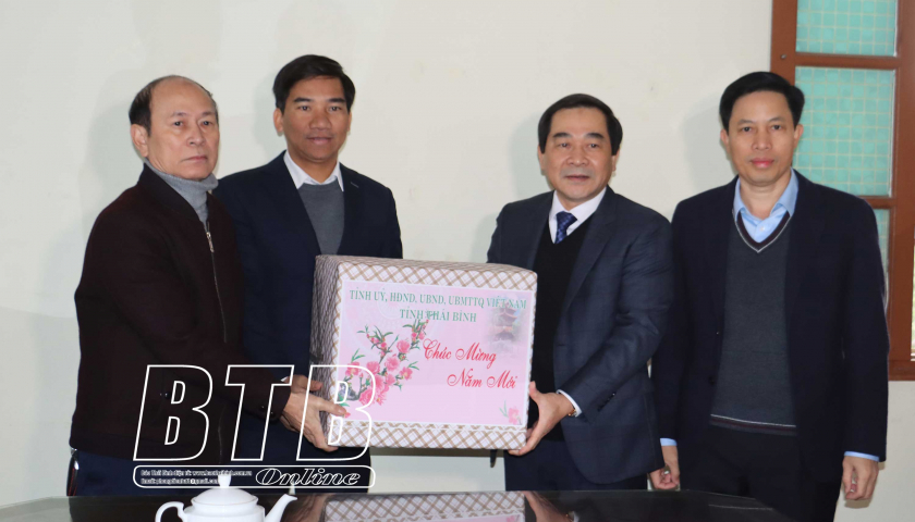   Đồng chí Phó Bí thư thường trực VV88 casino, Chủ tịch HĐND tỉnh kiểm tra công tác bảo đảm an ninh trật tự và chúc tết tại phường Trần Hưng Đạo