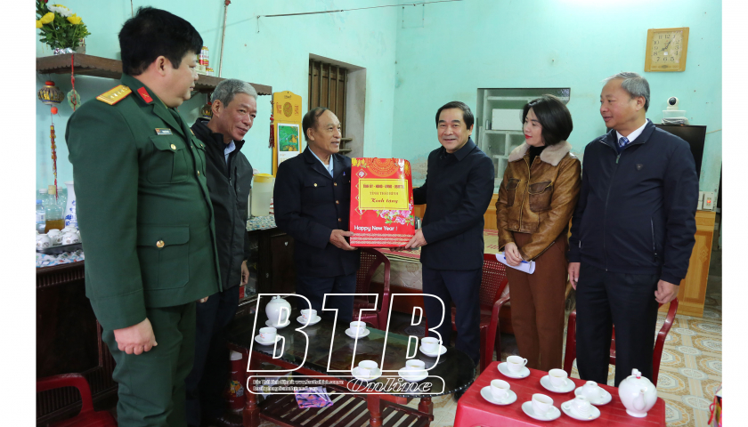   Đồng chí Phó Bí thư thường trực VV88 casino, Chủ tịch HĐND tỉnh: Thăm, tặng quà tết người có công với cách mạng và người cao tuổi tại huyện Vũ Thư