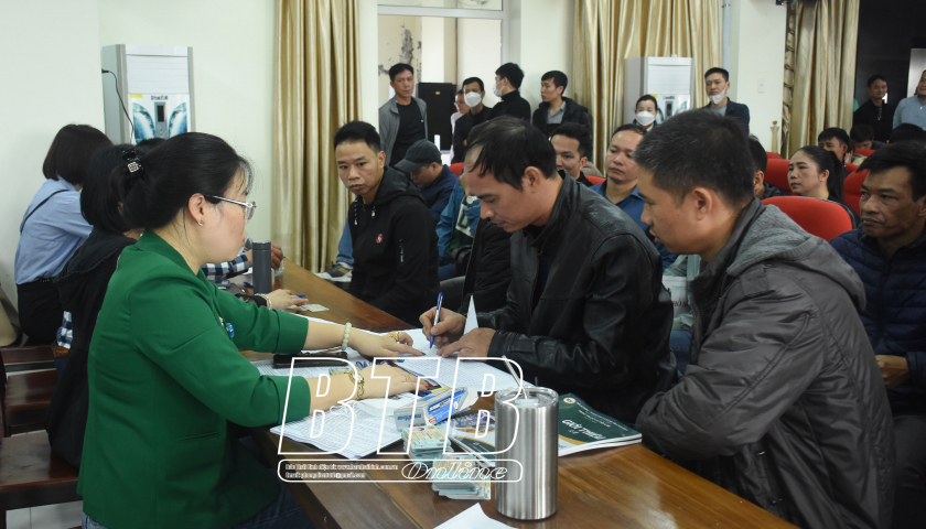   Trên 300 người đăng ký tham gia chương trình lao động thời vụ tại Hàn Quốc