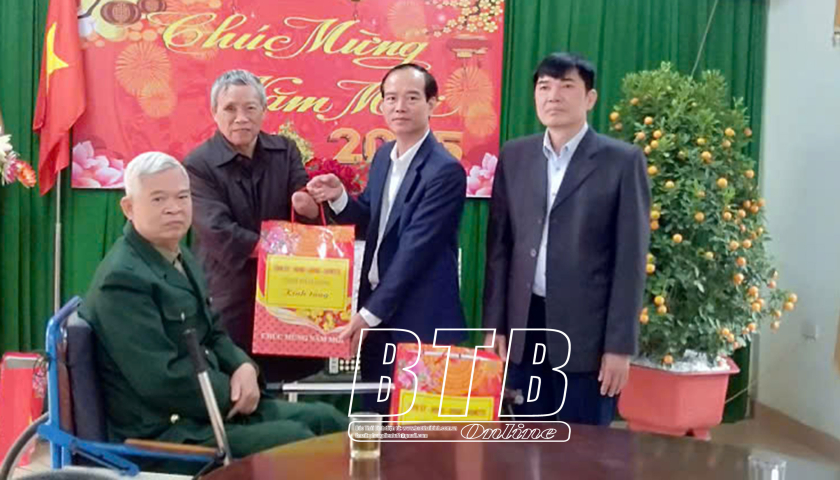   Thăm, trao quà tết cho thương binh, bệnh binh nặng người Thái Bình đang được chăm sóc và nuôi dưỡng ở tỉnh ngoài