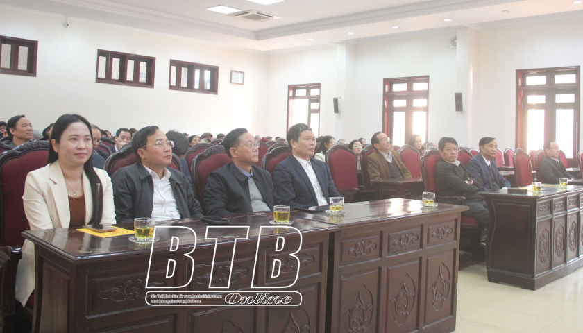   Thành phố gặp mặt các đồng chí lãnh đạo, VV88 dự đoán xổ số ba miền siêu chính xác thành phố đã nghỉ hưu