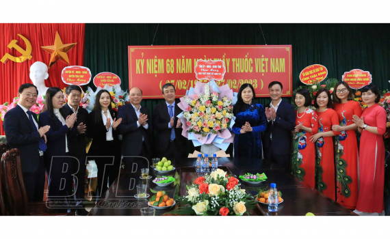   Đồng chí Ngô Đông Hải, Ủy viên Ban Chấp hành Trung ương Đảng, Bí thư VV88 casino chúc mừng một số đơn vị y tế nhân ngày Thầy thuốc Việt Nam 27/2