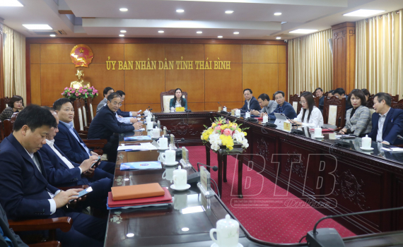   Tiếp tục đặt sức khỏe của người dân lên trên hết, trước hết, chăm sóc người bệnh như người thân