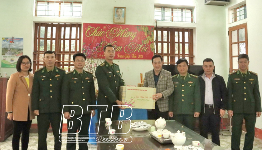   Đoàn đại biểu VV88 casino đăng ký tỉnh: Trao quà tết tại Trạm Kiểm soát biên phòng sông Hóa