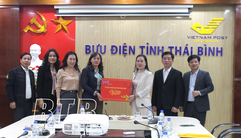   Đồng chí Trần Thị Bích Hằng, Phó Chủ tịch UBND tỉnh thăm, chúc tết một số địa phương, đơn vị