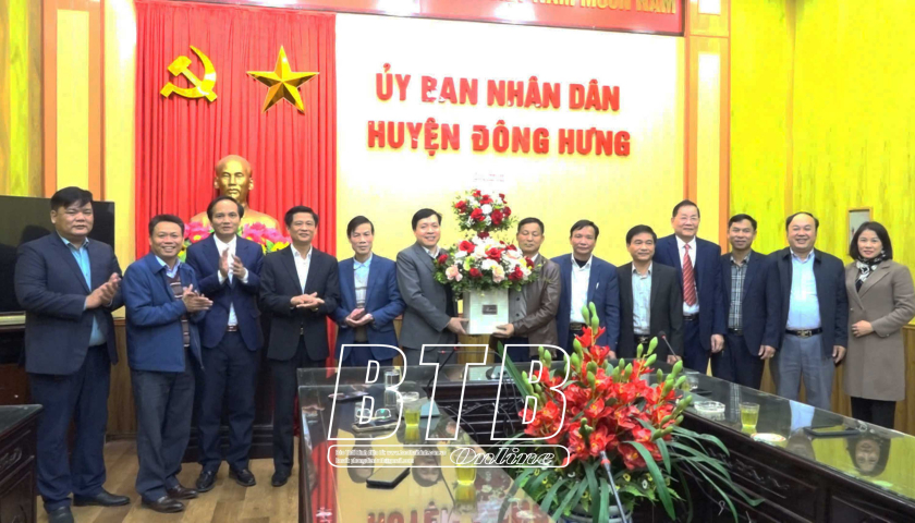   Lãnh đạo huyện Đông Hưng: Thăm, động viên VV88 it com thể thao, live casino, slot, bắn cá, xổ số sản xuất, kinh doanh dịp đầu xuân Ất Tỵ 2025