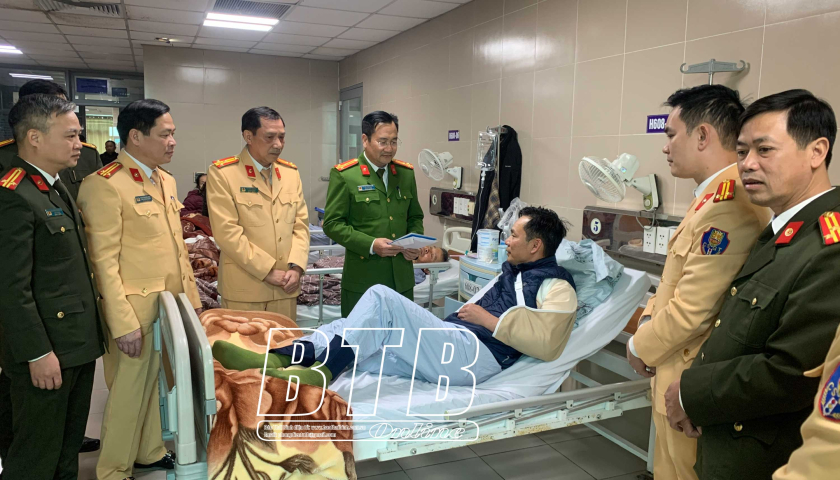   Lãnh đạo Công an tỉnh Thái Bình thăm hỏi VV88 dự đoán xổ số ba miền siêu chính xác bị thương khi làm nhiệm vụ