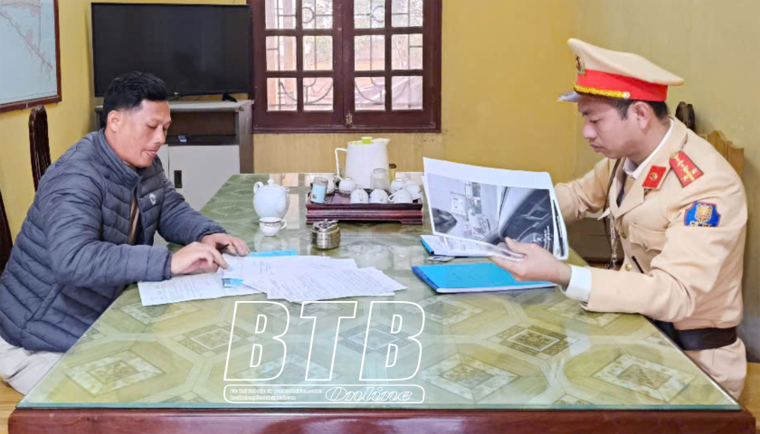   Xử phạt “nguội” xe ô tô chở hàng không chằng buộc