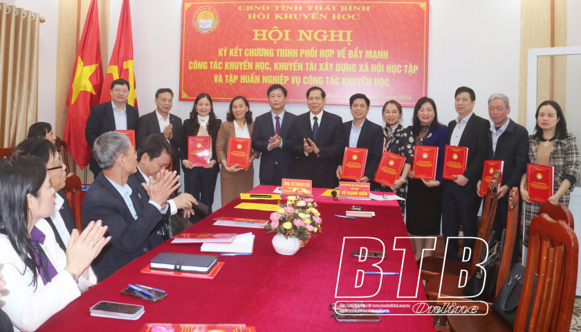   Ký kết chương trình phối hợp về đẩy mạnh công tác khuyến học, khuyến tài, xây dựng xã hội học tập