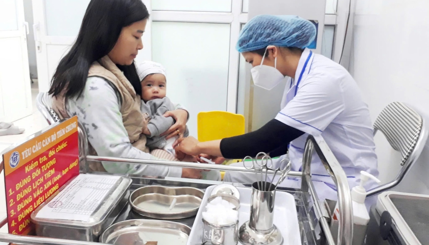   Bộ Y tế triển khai tiêm vắc xin sởi đợt 2 tại 54 tỉnh, thành phố