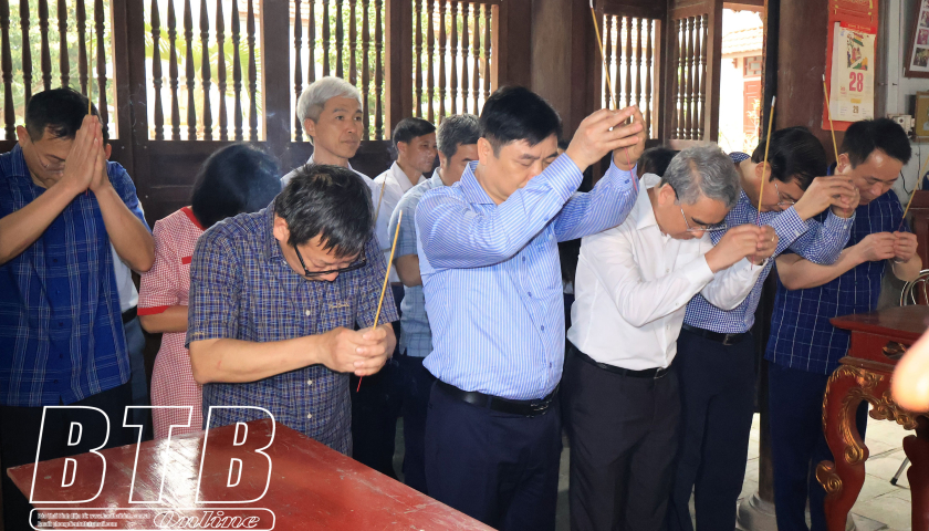   Dâng hương tưởng niệm Nhà bác học Lê Quý Đôn