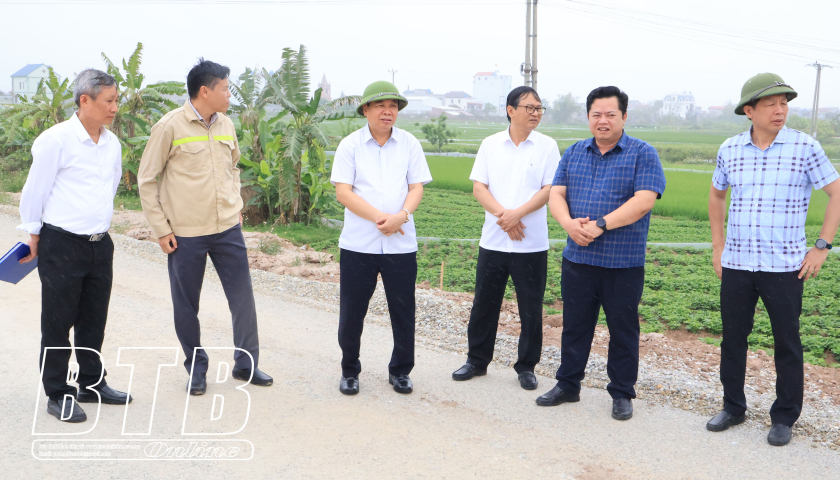   Phấn đấu thông xe toàn tuyến đường bộ ven biển đúng dịp kỷ niệm 80 năm Quốc khánh