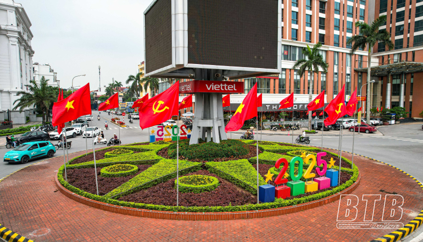   Thành phố Thái Bình: Rực rỡ cờ, hoa chào mừng kỷ niệm 50 năm Ngày Giải phóng miền Nam, thống nhất đất nước (30/4/1975-30/4/2025)