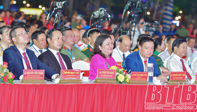   Tỉnh Trà Vinh đón nhận Huân chương Hồ Chí Minh, kỷ niệm 65 năm kết nghĩa Trà Vinh - Thái Bình